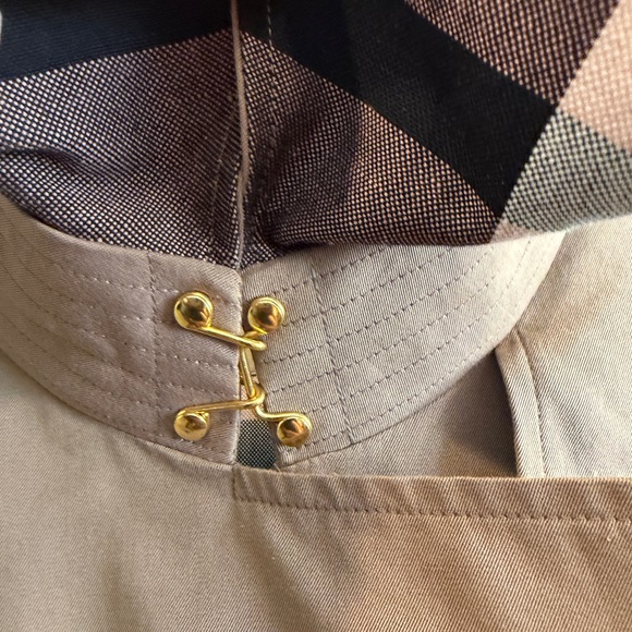 Burberry Tan Trench Coat - Picture 13 of 16